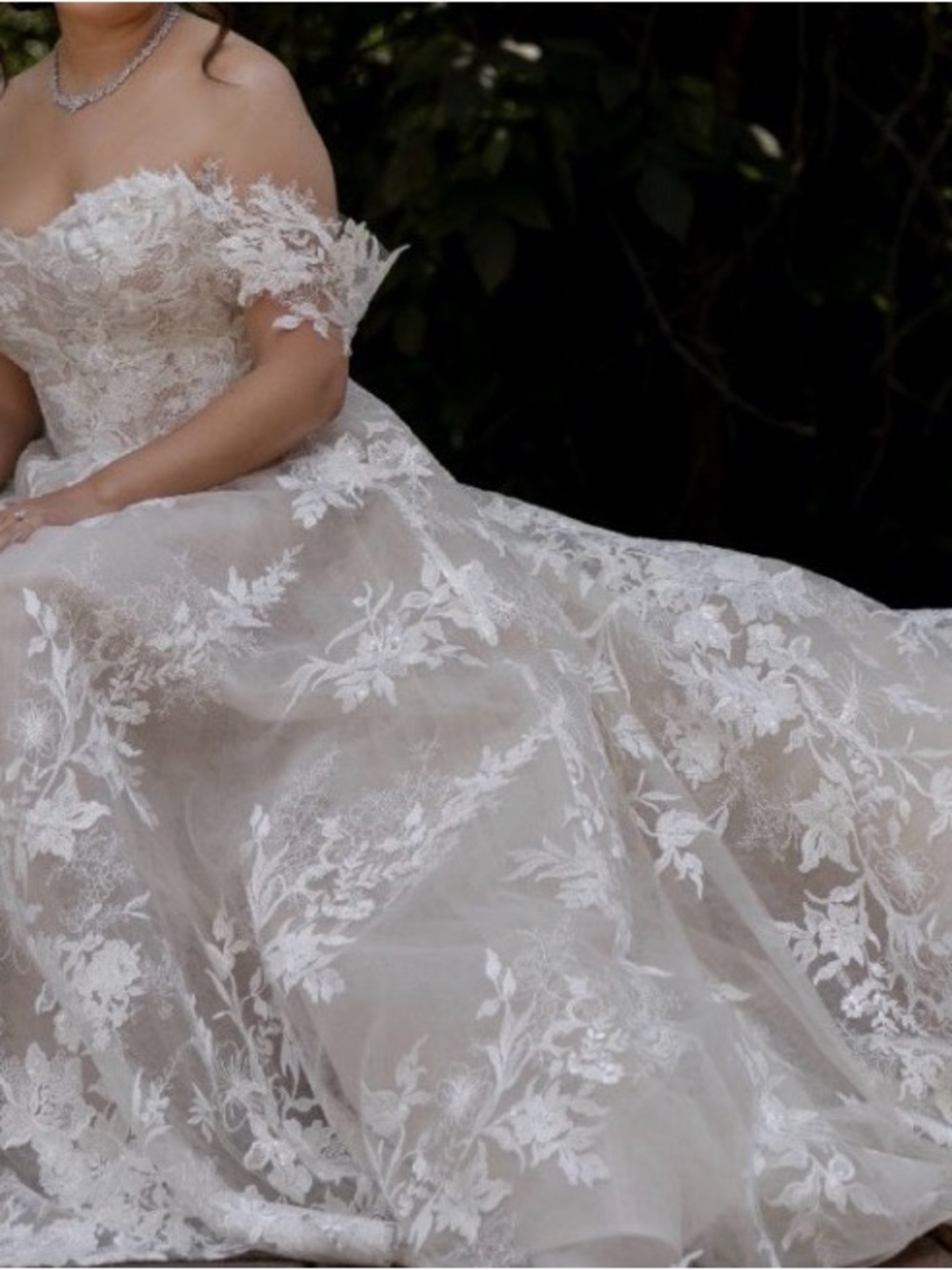 Monique Lhuillier Truly - Picture 7 of 7